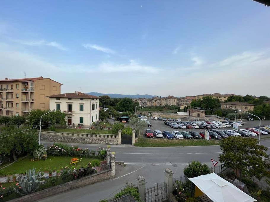 Apartamento La Casa Di Alex - Alex'S House Colle di Val d'Elsa Exterior foto